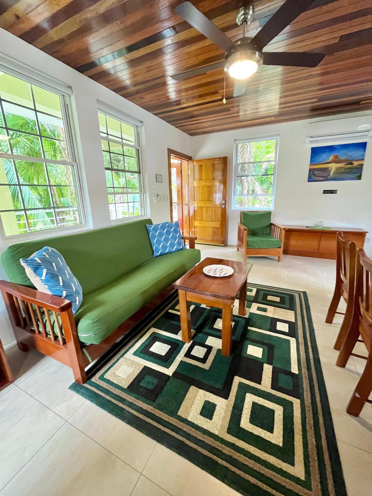 Caribbean Sunrise Villa Caye Caulker Exterior foto